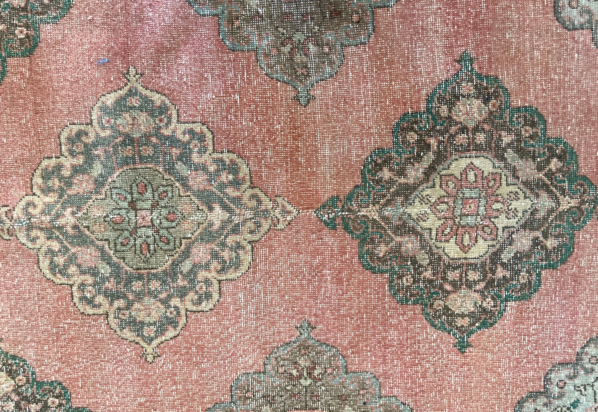 Pinky Blinder Persian Shirazi rug